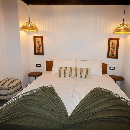 Ador Boutique Hotel ベラト エクステリア 写真