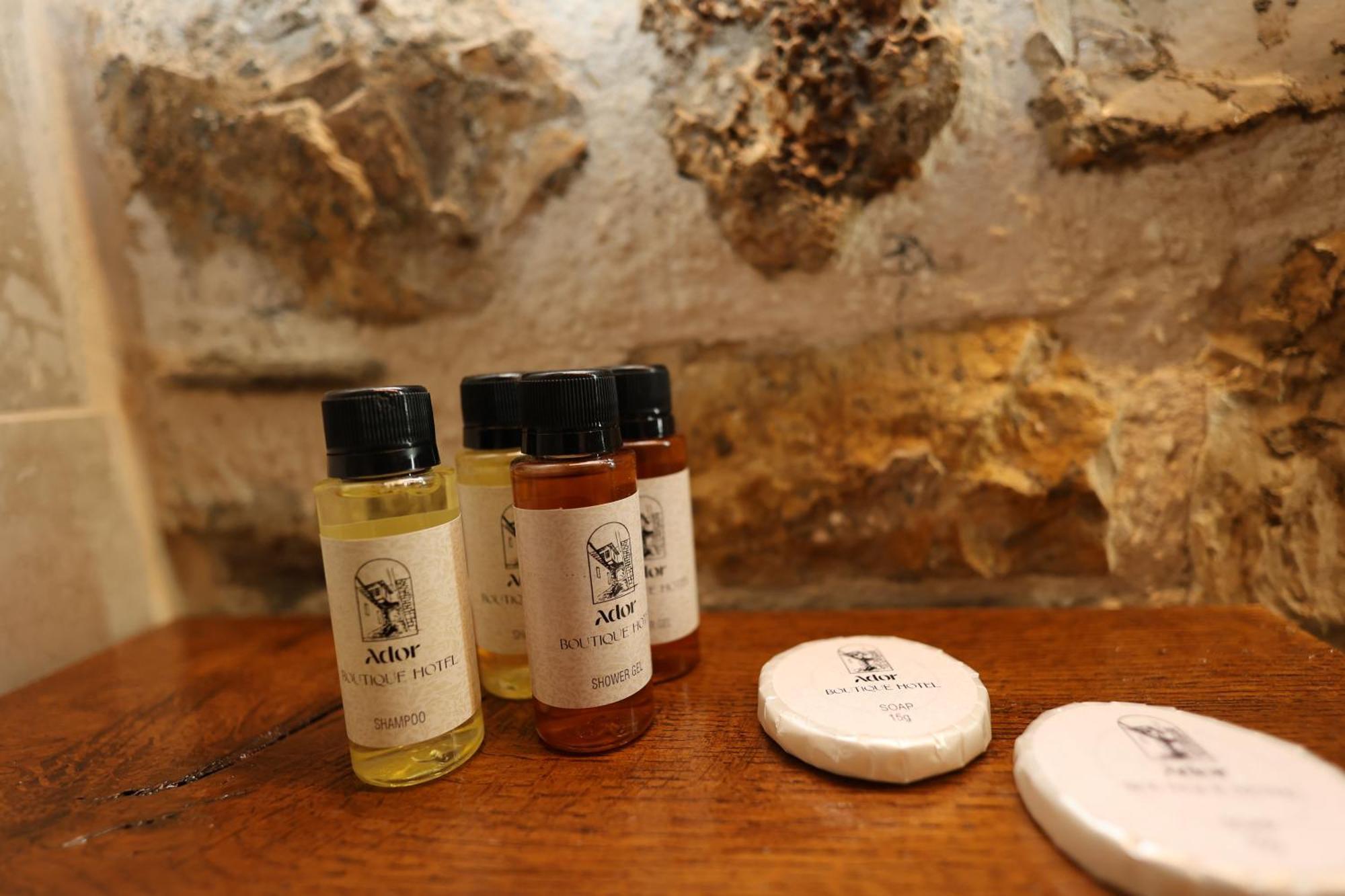 Ador Boutique Hotel ベラト エクステリア 写真