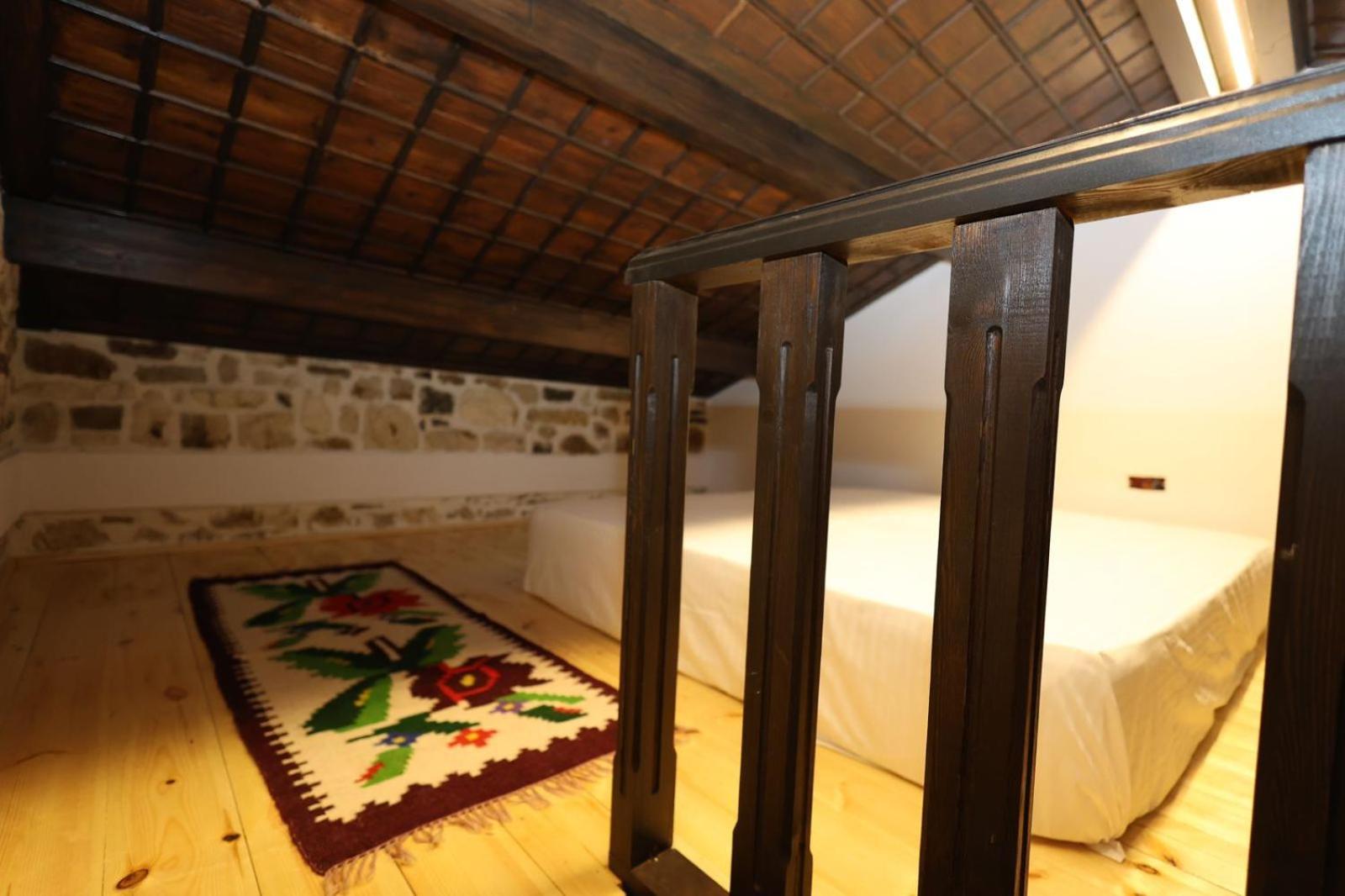 Ador Boutique Hotel ベラト エクステリア 写真